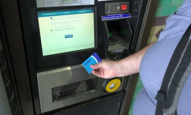 how to buy oyster card from machine